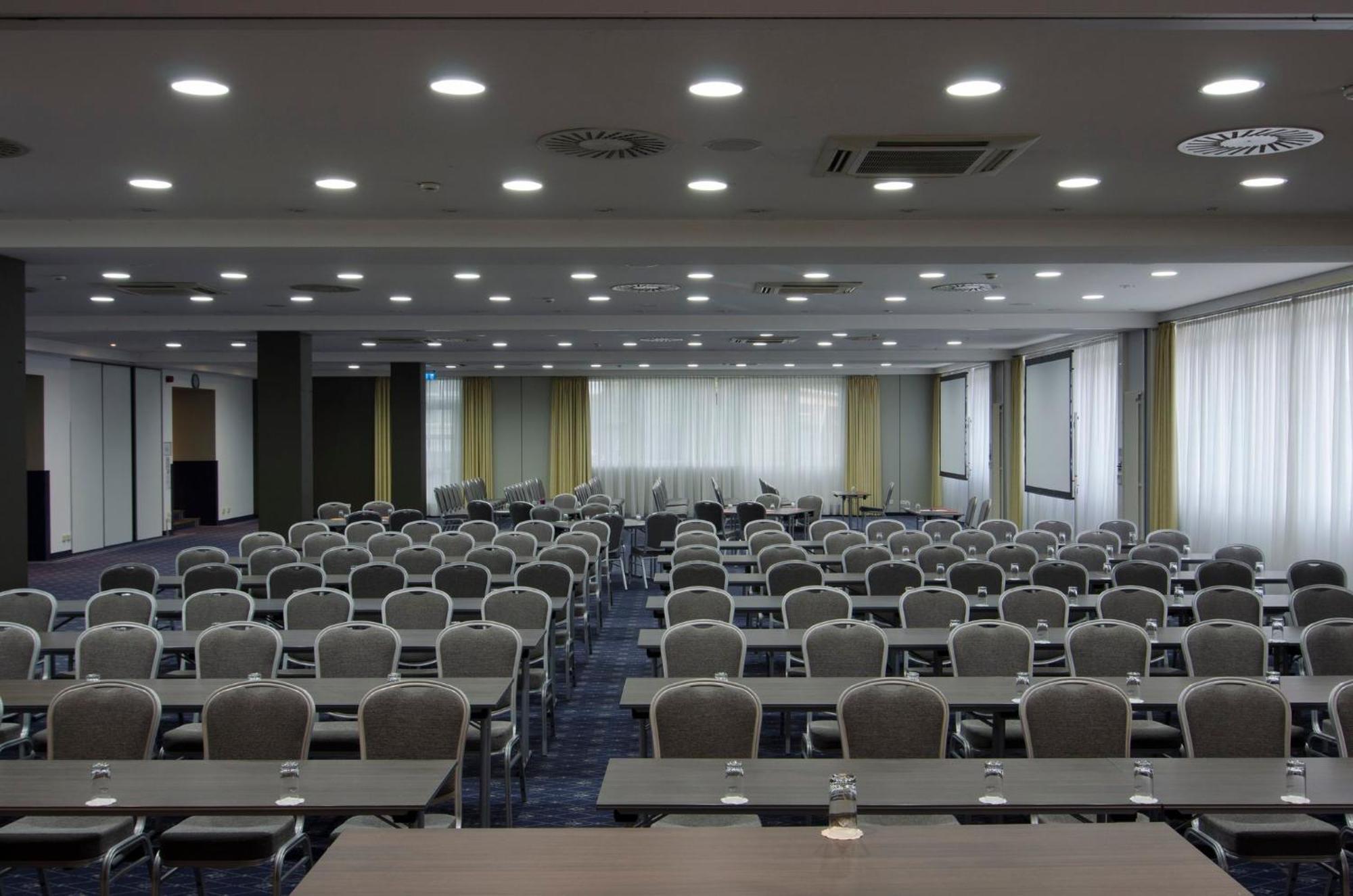 Holiday Inn Munich Unterhaching By Ihg Ngoại thất bức ảnh