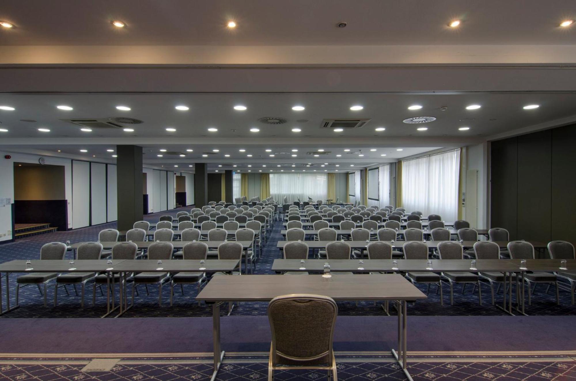 Holiday Inn Munich Unterhaching By Ihg Ngoại thất bức ảnh