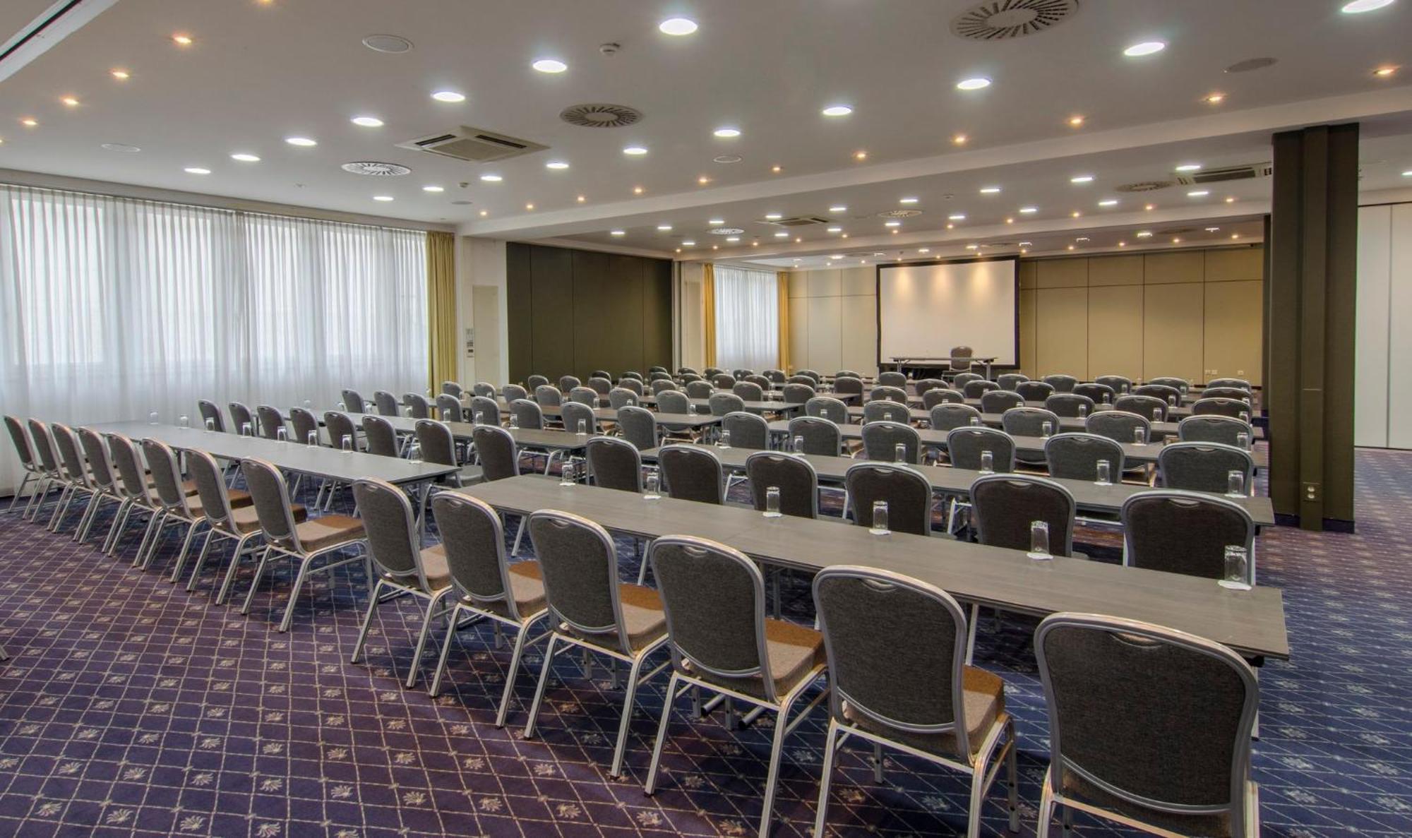 Holiday Inn Munich Unterhaching By Ihg Ngoại thất bức ảnh